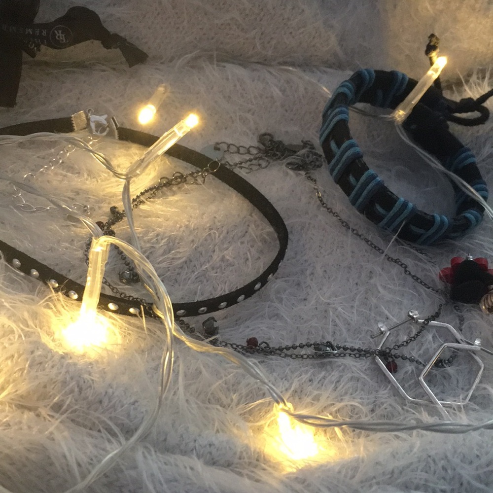 Jewelry - Picture 2 of 3